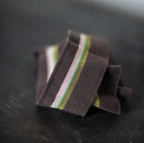 stoff-merchant-mills-bundchen-band-chocolate-fern-rib-1.jpg