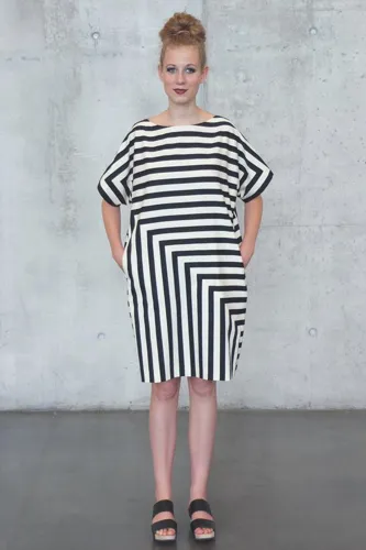 schnittmuster-trendschnitt-no22-kleid-mit-streifen-01.jpg