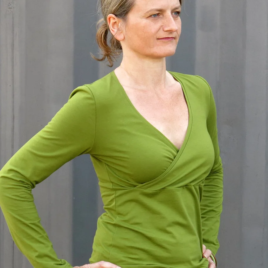 Frau Liese Wickelshirt - Studio Schnittreif Sewing Pattern (German)