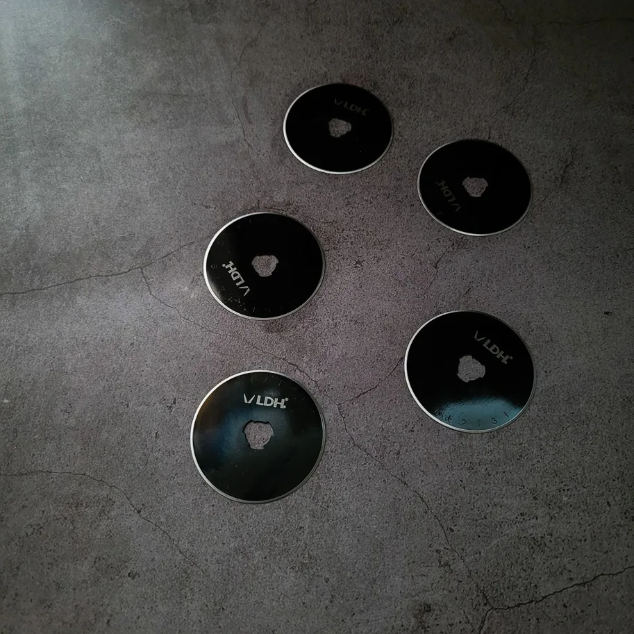 5 Blades Rotary Cutter 45mm - Midnight Black