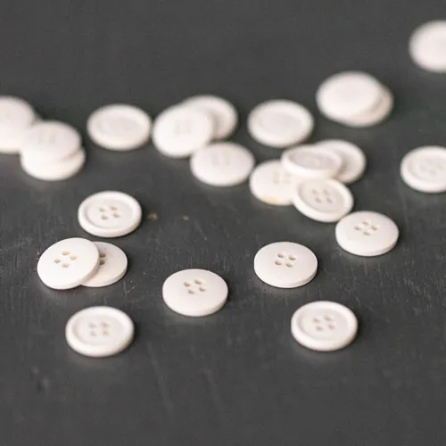 nahzubehor-merchant-mills-bio-cotton-knopf-15mm-milk-light-white-01.jpg