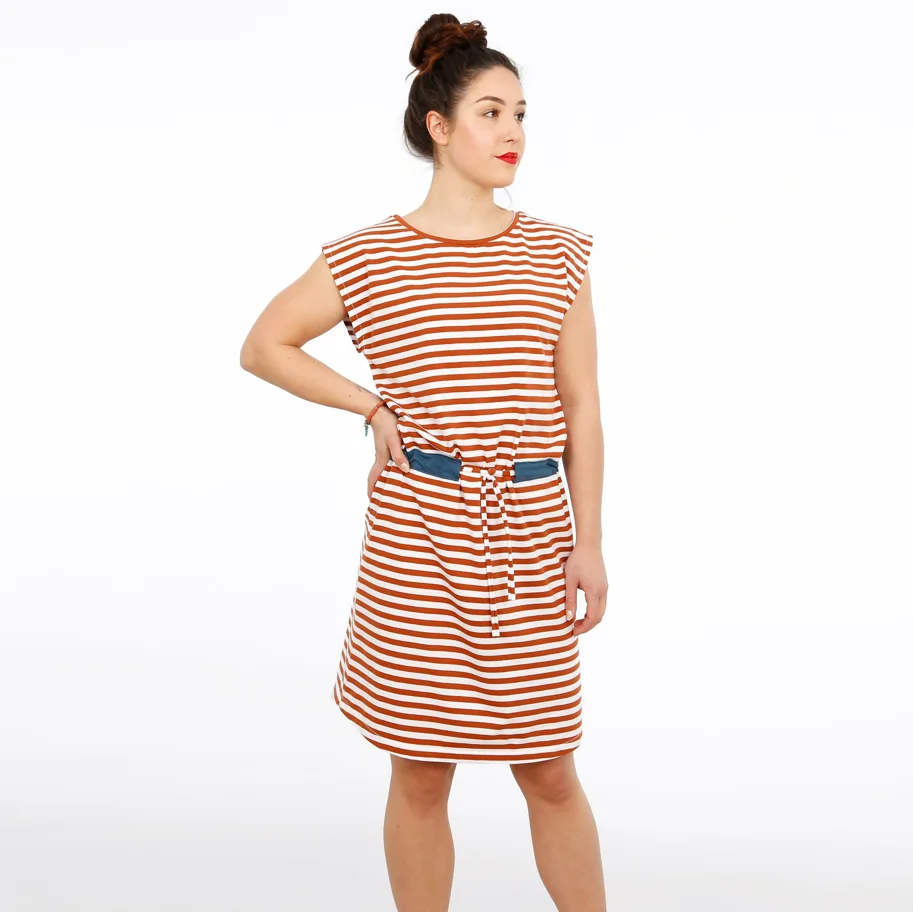 Frau Julie Jerseykleid und Shirt - Studio Schnittreif Sewing Pattern (German)