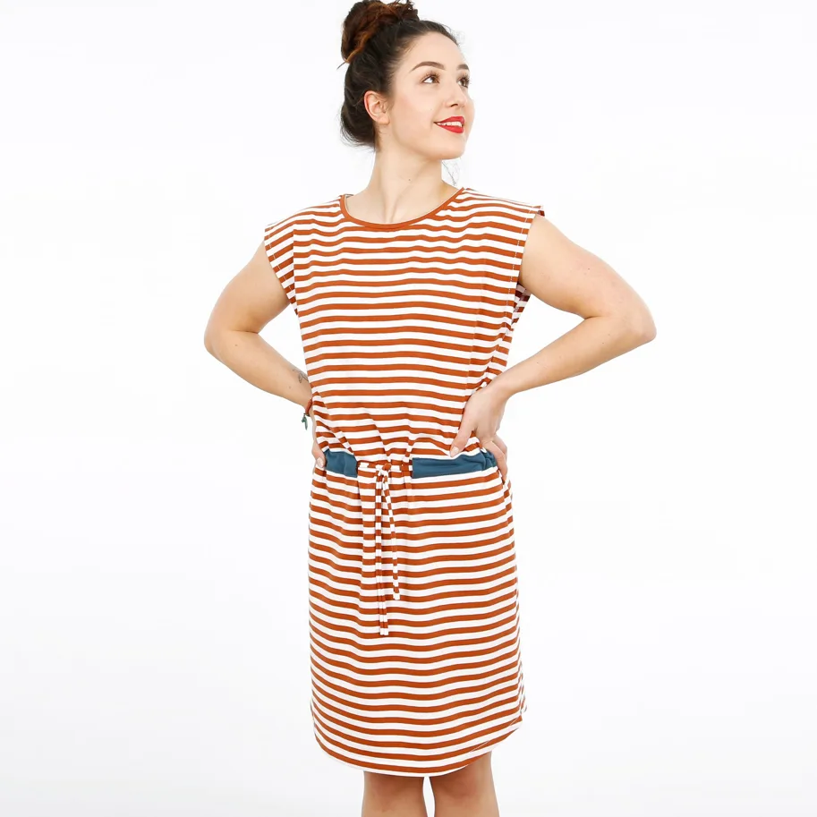 Frau Julie Jerseykleid und Shirt - Studio Schnittreif Sewing Pattern (German)