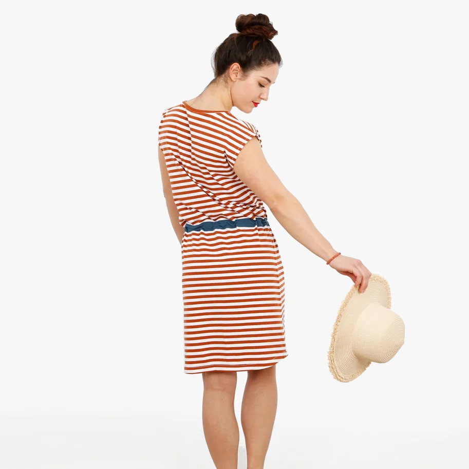 Frau Julie Jerseykleid und Shirt - Studio Schnittreif Sewing Pattern (German)