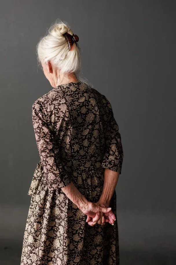 The Etta Wrap Dress 6-18 - Merchant & Mills Sewing Pattern (English)