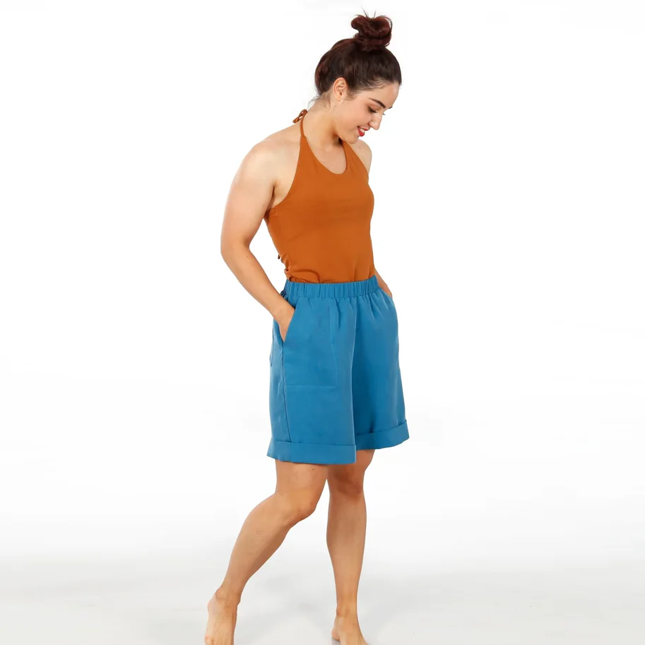 Frau Marte Shorts mit Aufschlag - Studio Schnittreif Schnittmuster