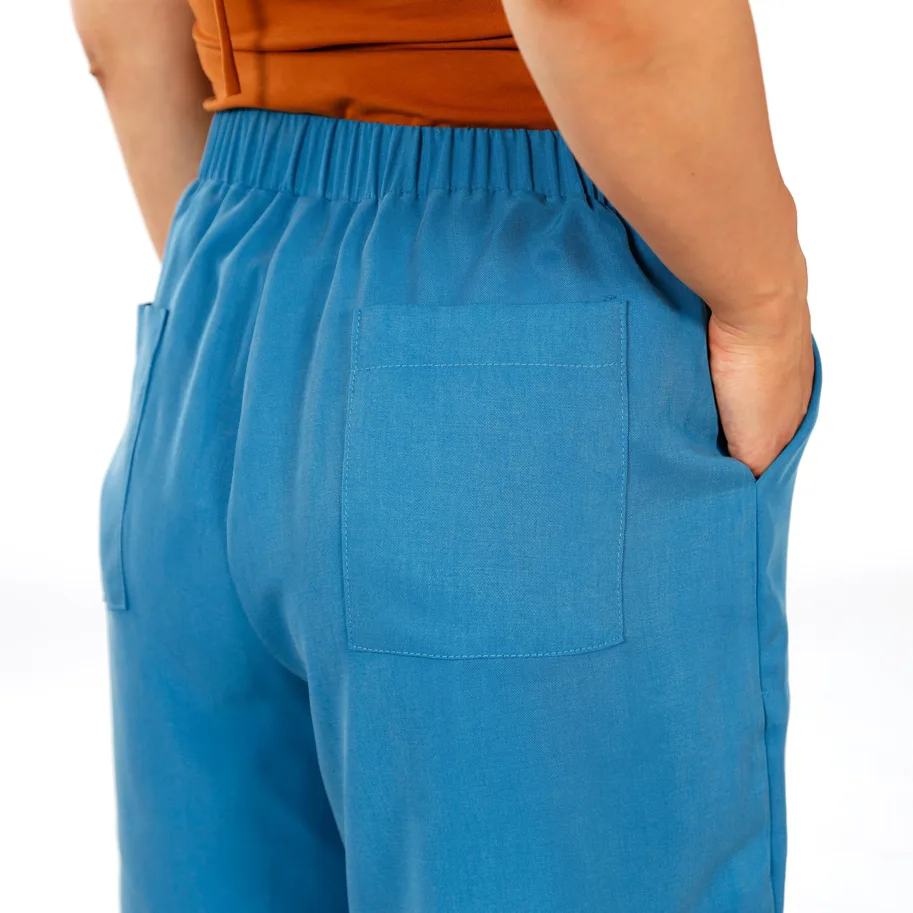 Frau Marte Shorts mit Aufschlag - Studio Schnittreif Schnittmuster