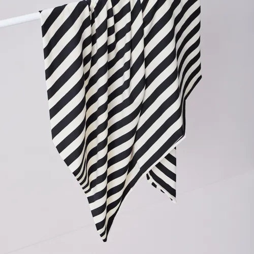 stoff-meetmilk-tencel-modal-nova-stripe-jersey-black-shell-01.jpg