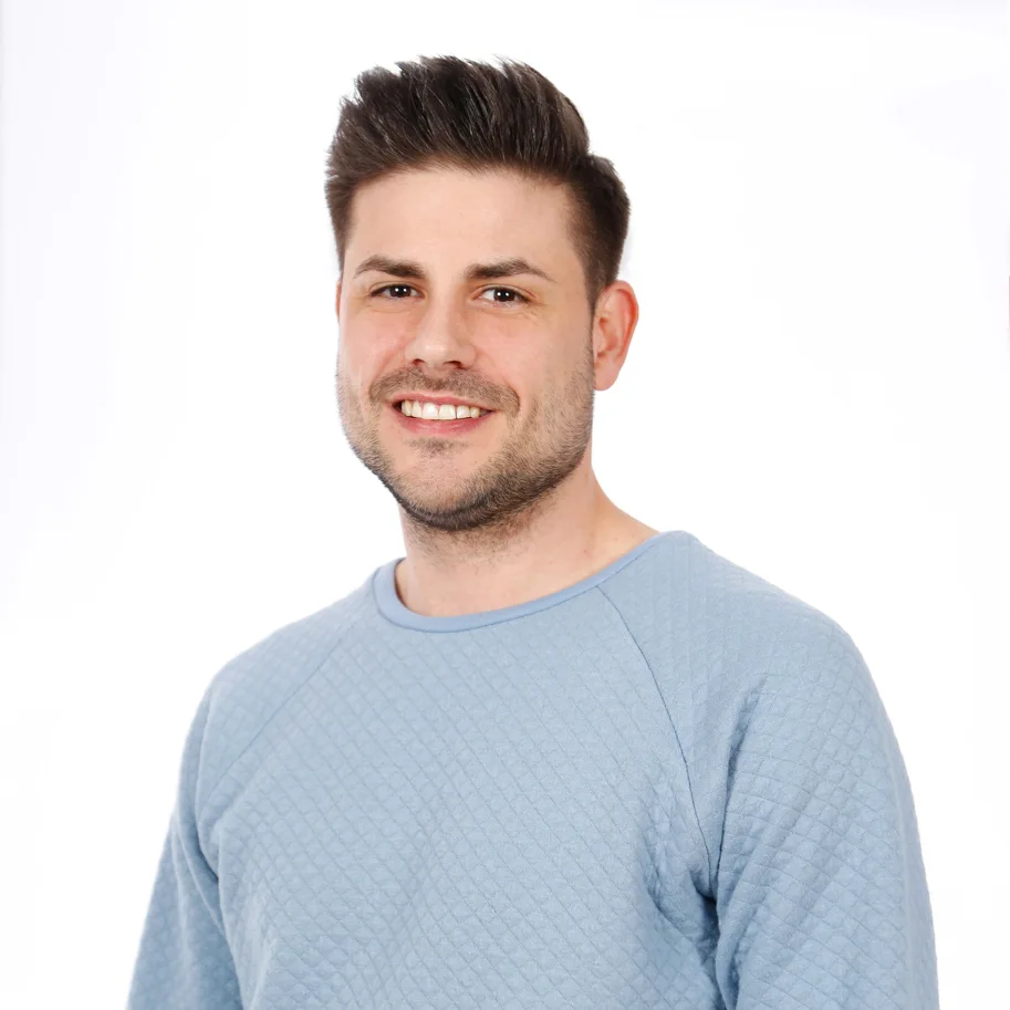 Herr Sven Pullover mit Raglanärmeln - Studio Schnittreif Schnittmuster