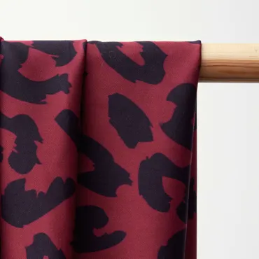 Ecovero Soft Twill - Urban Leo Fuchsia