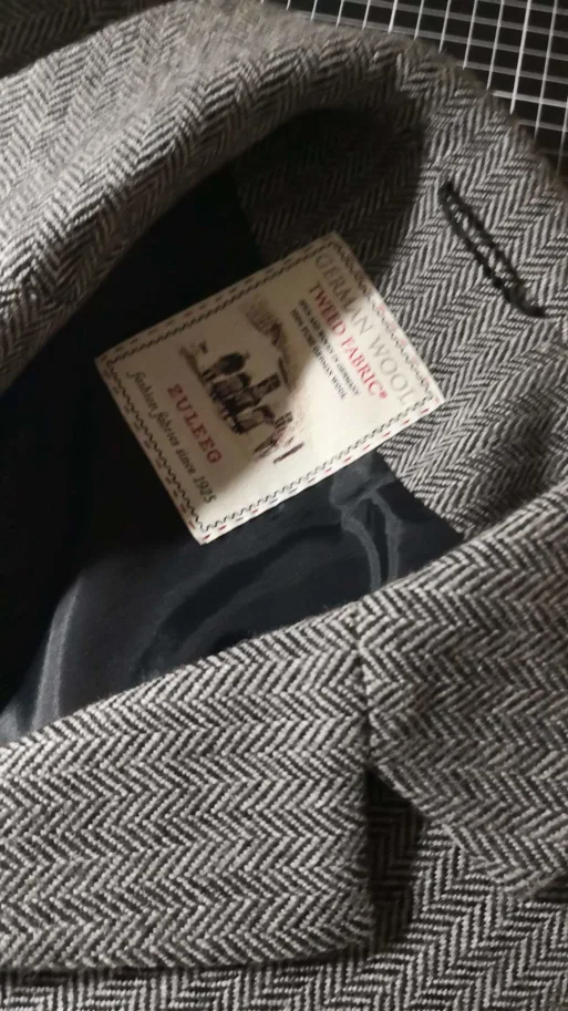 Wool Fabric German Tweed - Herringbone Aschenputtel Black-White