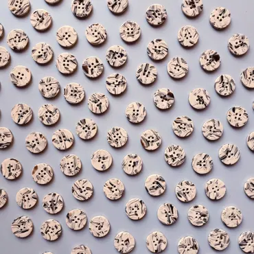 Bioresin Button 15mm - Wednesday Cream 15 Pieces