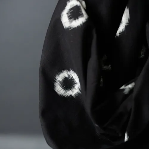 stoff-merchant-mills-indian-ikat-poppy-black-01.jpg