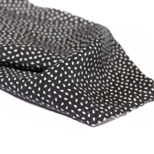 stoff-nature-tencel-twill-seeds-white-on-black-01.jpg