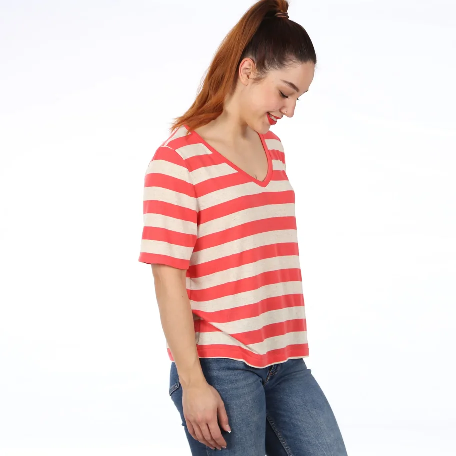 Frau Kay V-Shirt - Studio Schnittreif Schnittmuster