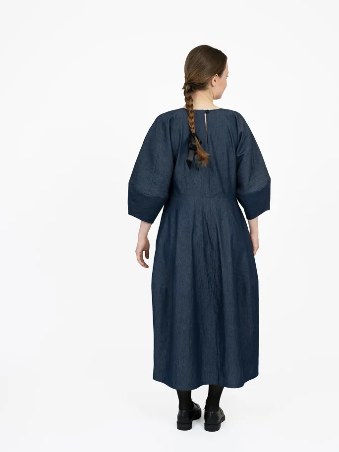 Barrel Dress XL-3XL - The Assembly Line Sewing Pattern (English)