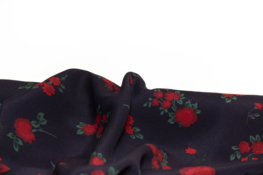 Seide Crepe Deadstock - Wild Roses Navy