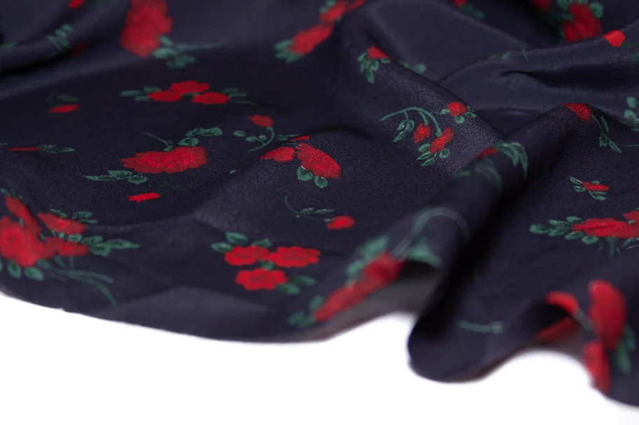 Seide Crepe Deadstock - Wild Roses Navy
