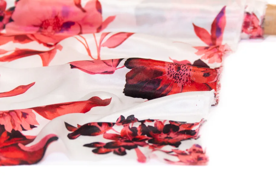 Seide Satin Deadstock - Red White Flowers