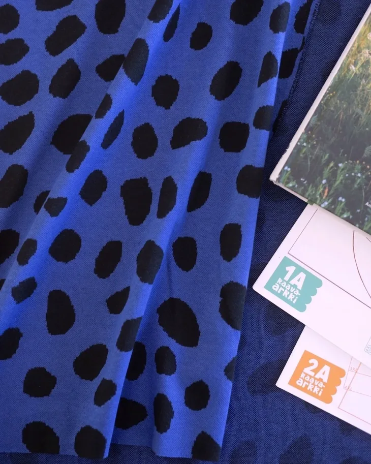 Organic Knit Jacquard - Cheetah Dots Blue Black